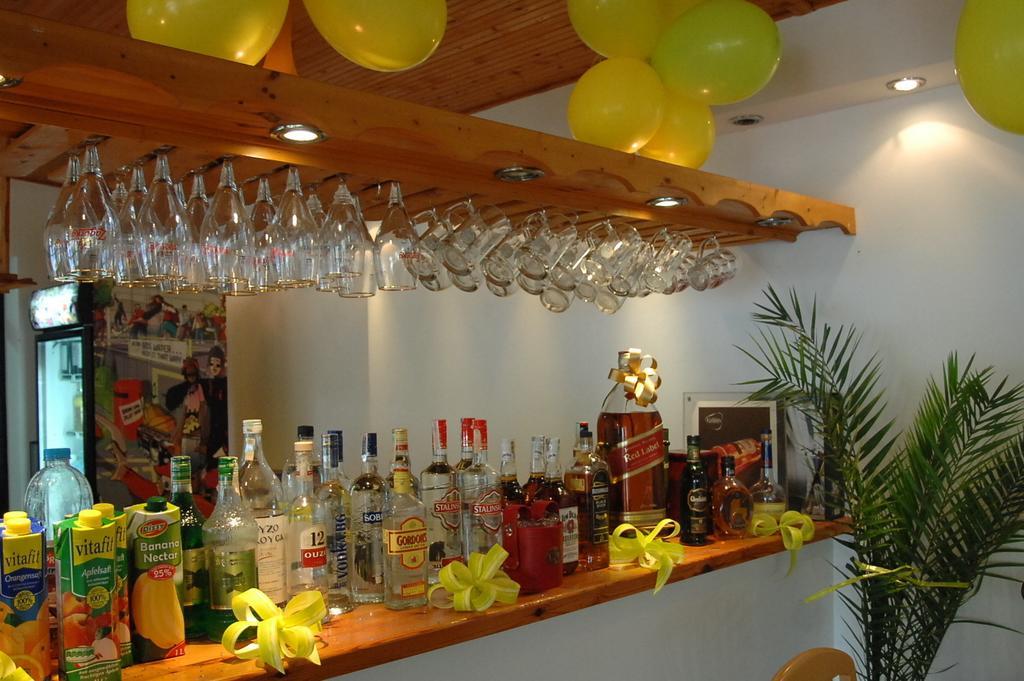 El Dorado Holiday Village คราเนโว ภายนอก รูปภาพ